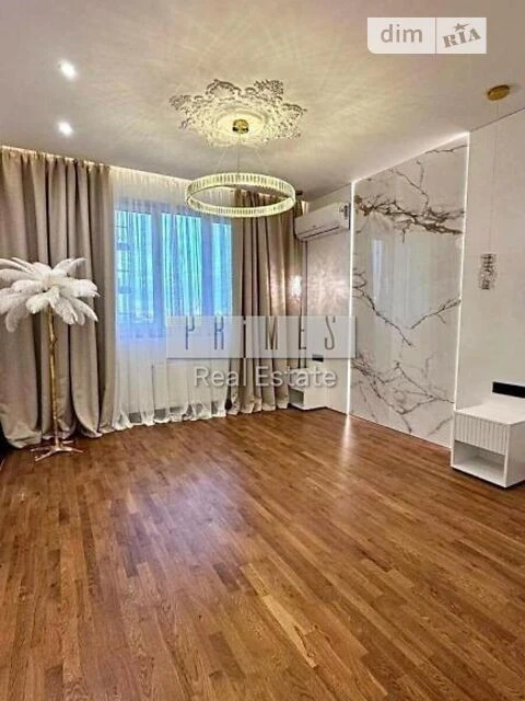 Sale of 3-room apartment 87.8 sq. m. on Yuliya Zdanovskaya Street 28 •
