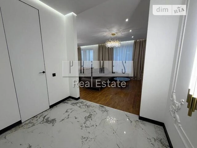 Sale of 3-room apartment 87.8 sq. m. on Yuliya Zdanovskaya Street 28 •