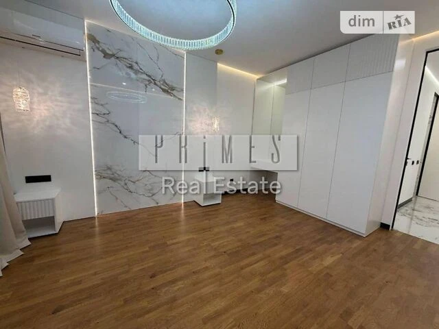 Sale of 3-room apartment 87.8 sq. m. on Yuliya Zdanovskaya Street 28 •