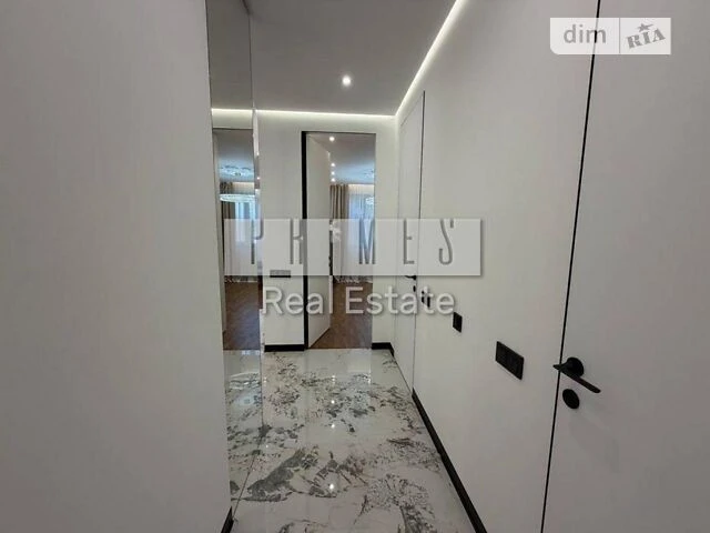 Sale of 3-room apartment 87.8 sq. m. on Yuliya Zdanovskaya Street 28 •