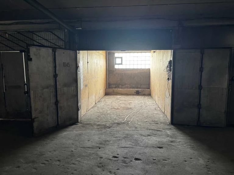 Продаж. Гаражний бокс 18м2 ГБК "Дніпро", вул. Північна 3 (Ге