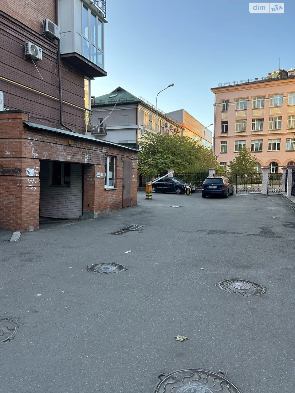 Продаж Підземний паркінг Подільський