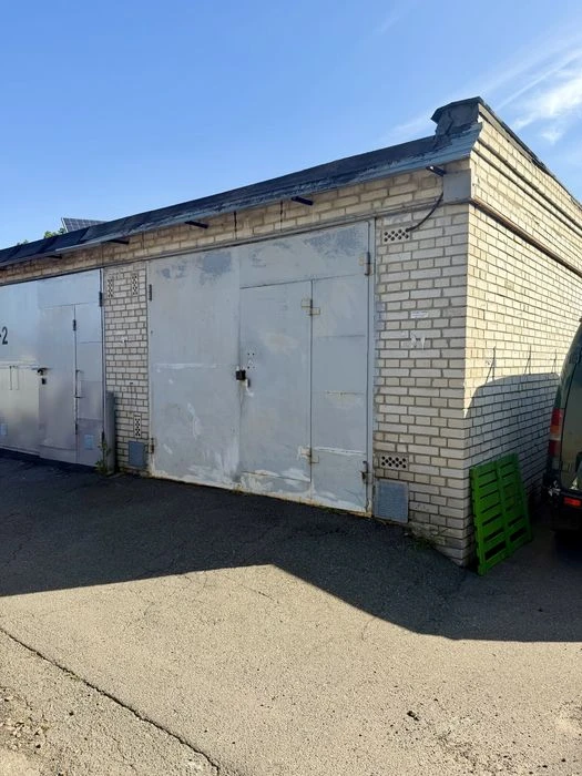 Капітальний цегляний гараж з великим підвалом (42 кв.м), ГБК