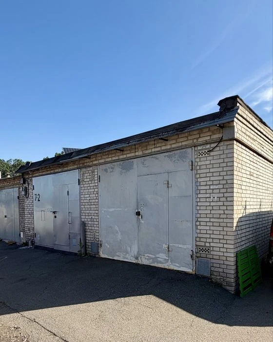 Капітальний цегляний гараж з великим підвалом (42 кв.м), ГБК