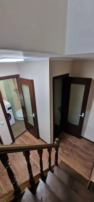 Продам трирівневий гараж з підвалом