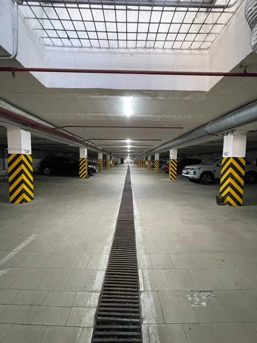 Продаж паркомісця в паркінгу, пр-т Григоренка,33/44, метро П