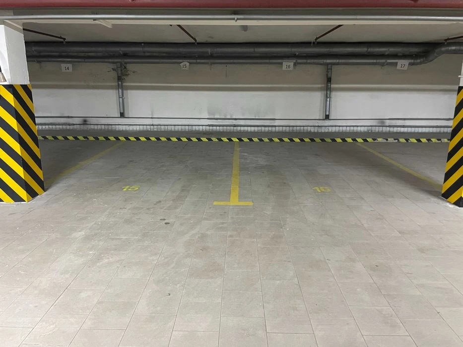 Продаж паркомісця в паркінгу, пр-т Григоренка,33/44, метро П