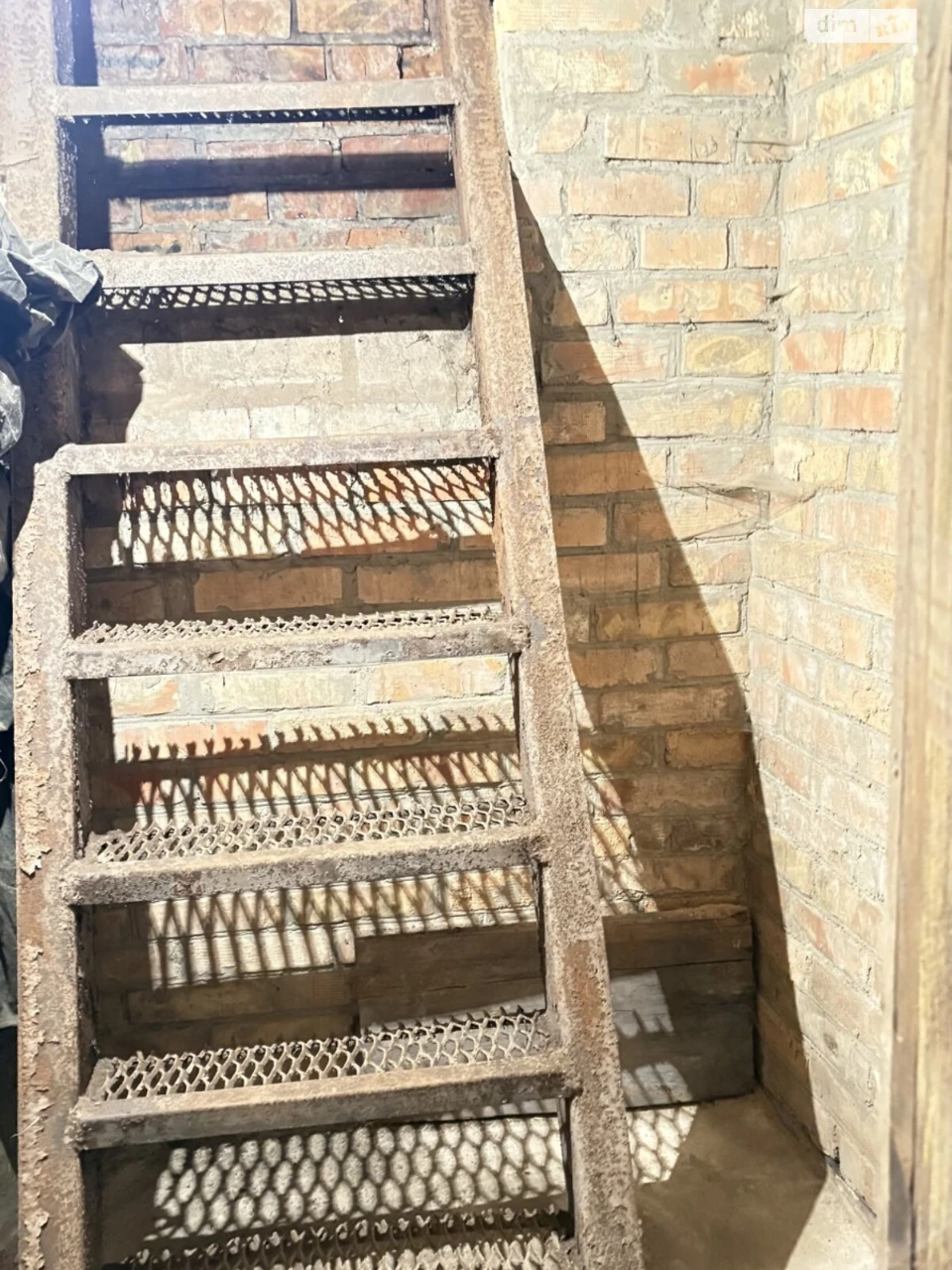 Продаж Місце в гаражному кооперативі ДВРЗ
