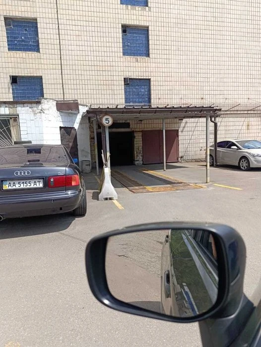 Гараж ГБК.Теремки. Цегляний Первый Поверх: 1-й сдаем в аренд