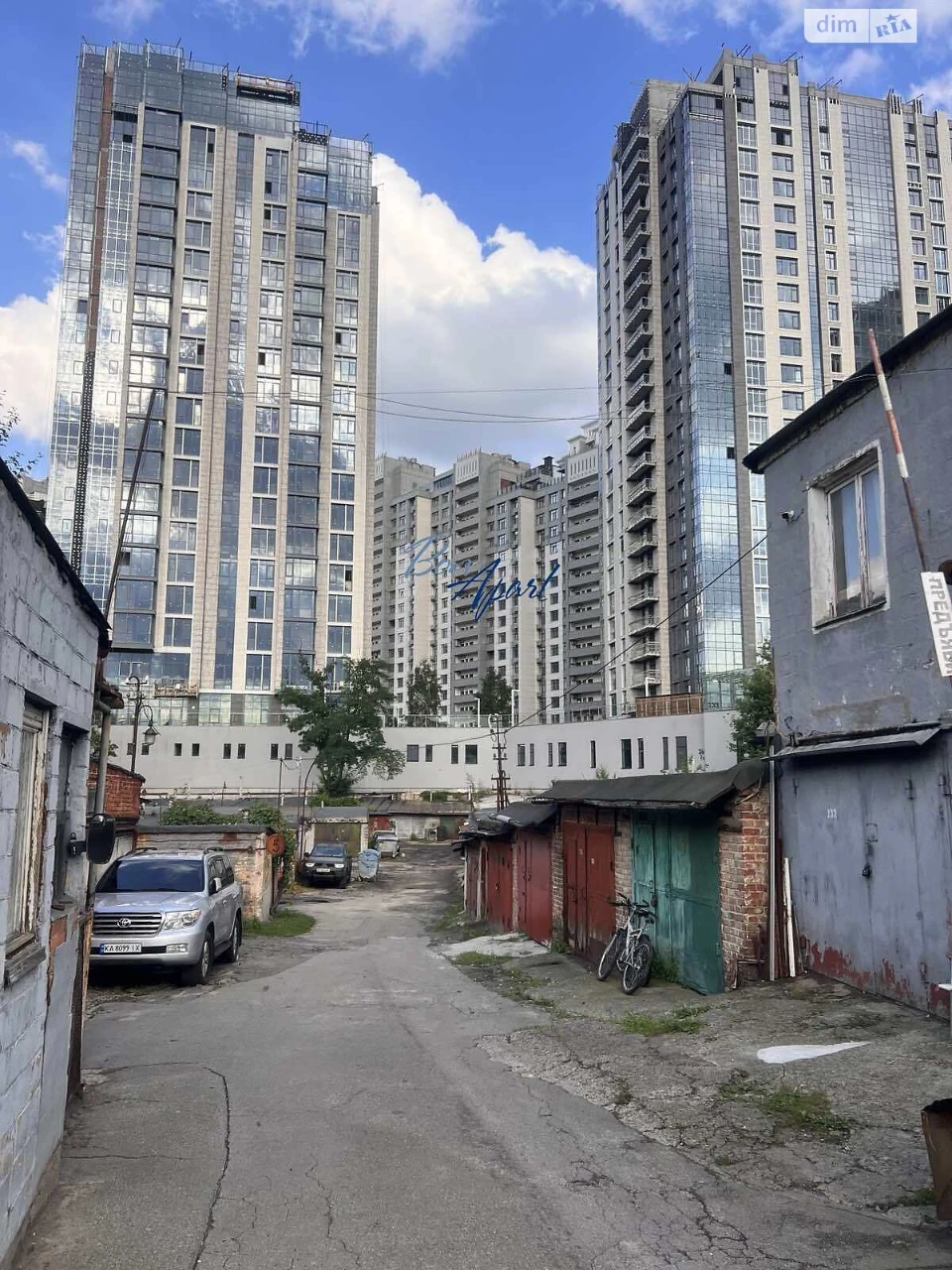 Продаж Місце в гаражному кооперативі Печерський