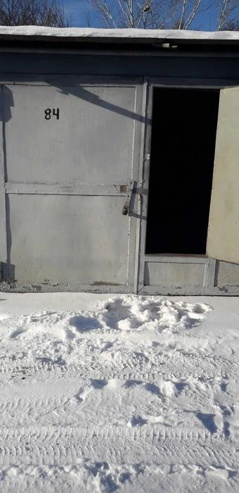 Продаю капітальний цегляний гараж з підвалом