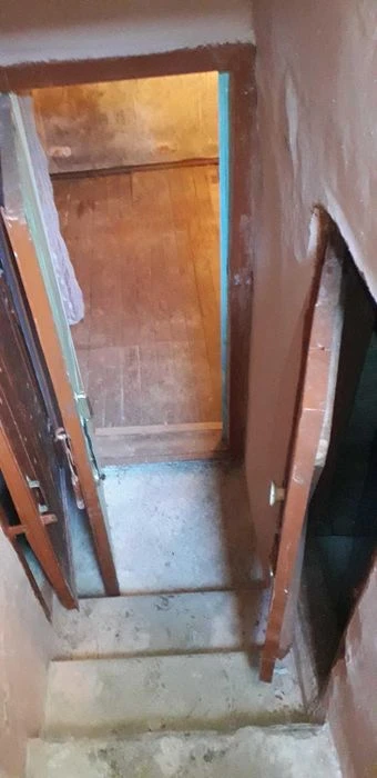Продаю капітальний цегляний гараж з підвалом