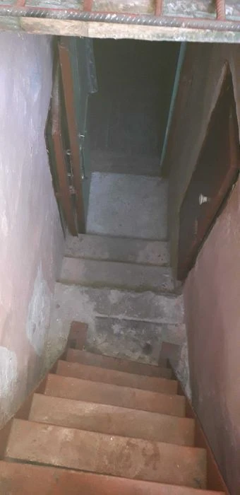 Продаю капітальний цегляний гараж з підвалом