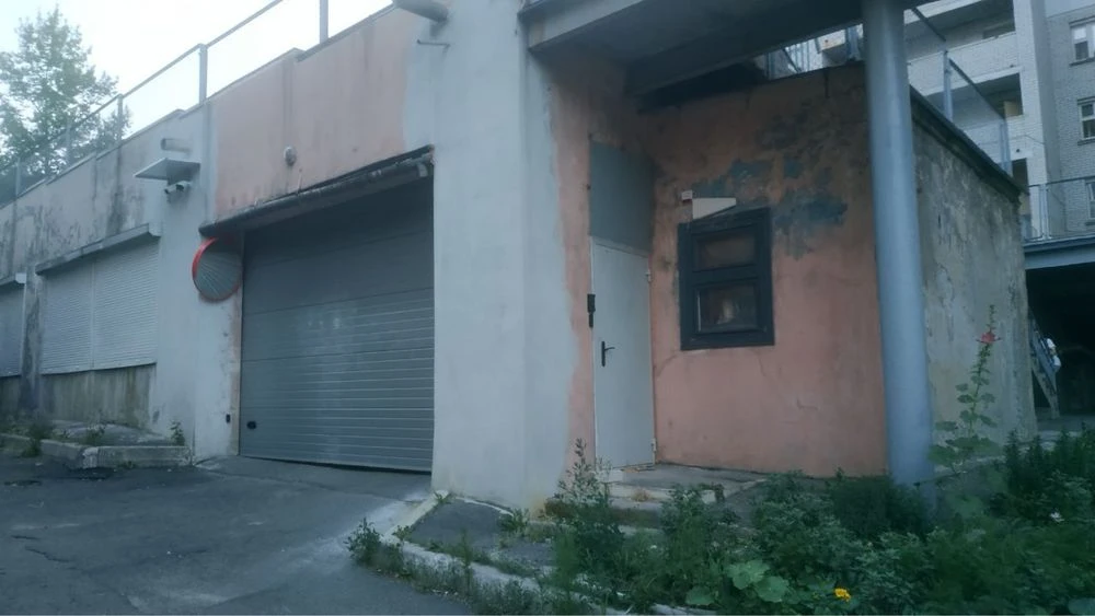 Парковка крита, окремо стояча будівля 650 м2, 24 паркомісця