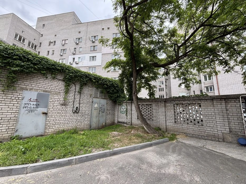 Продам гараж в центре на Литейной.