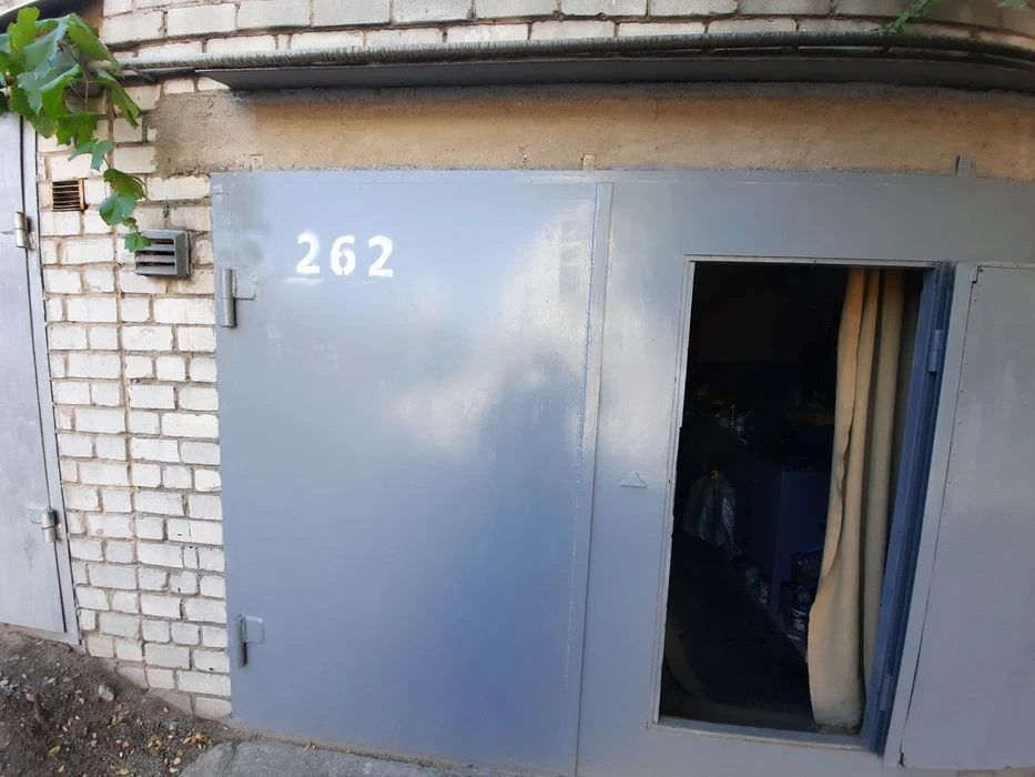 Продам капітальний гараж ж/м Північний