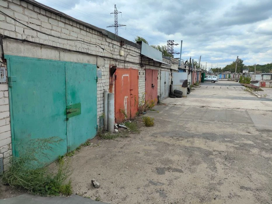 Продам  гараж в ГСК  Планер Левобережный  3 ТОРГ