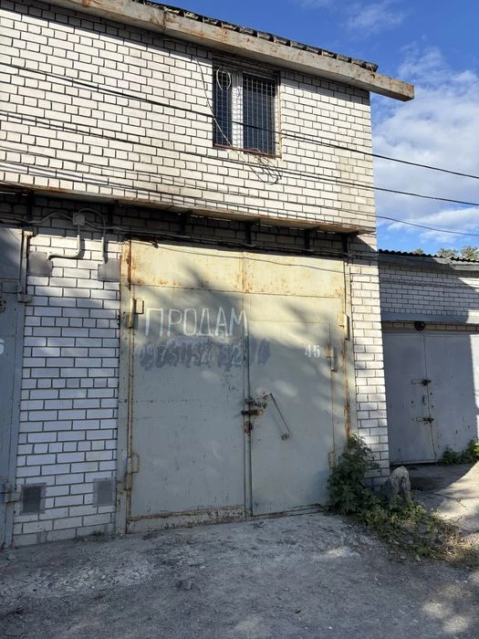 Продам гараж капитальный кирпичный двухэтажный с подвалом