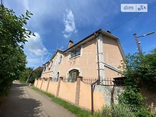 Довгострокова оренда будинку від посередника бесідка на вул.