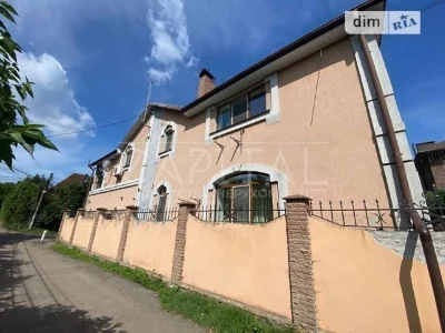 Довгострокова оренда будинку від посередника бесідка на вул.
