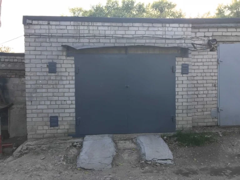 Продам 2-х этажный капитальный гараж  Тополь-1 пер.Джинчарад