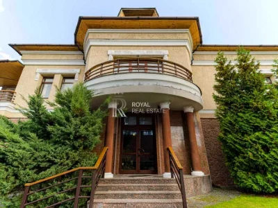 Будинок. Київ, Павла Загребельного вул. (Миколи Раєвського)