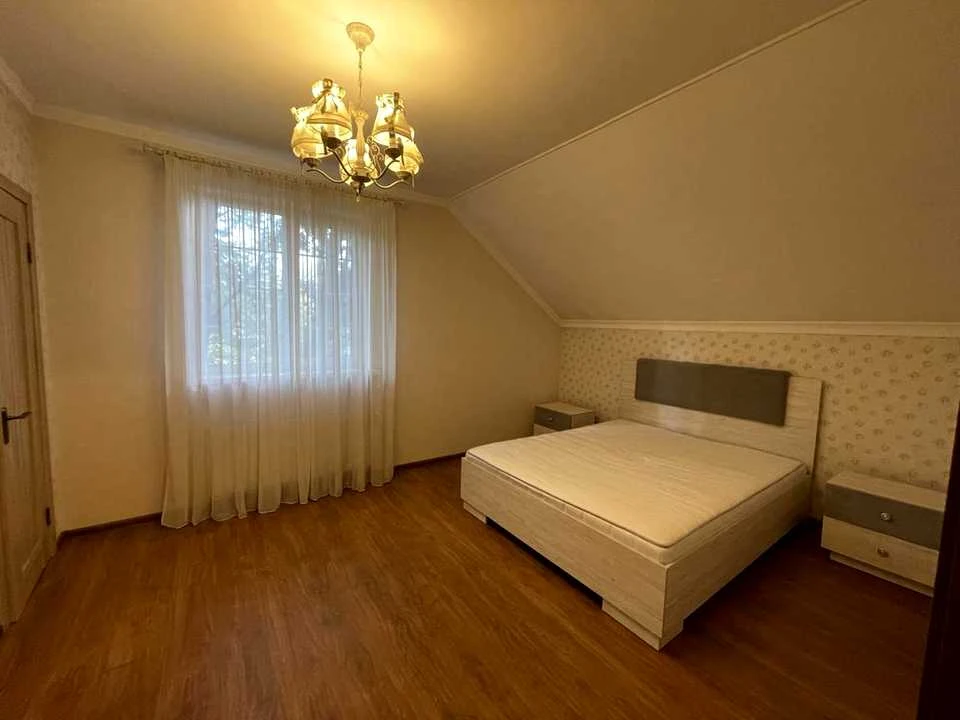Будинок. Київ, Автопаркова вул.