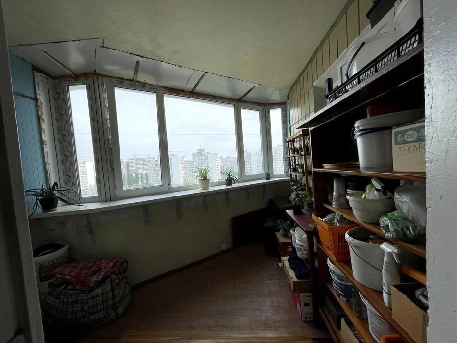 3-room apartment with renovation 87 sq. m, Revutskoho 13, Darnytskyi district