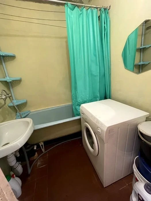 3-room apartment with renovation 87 sq. m, Revutskoho 13, Darnytskyi district