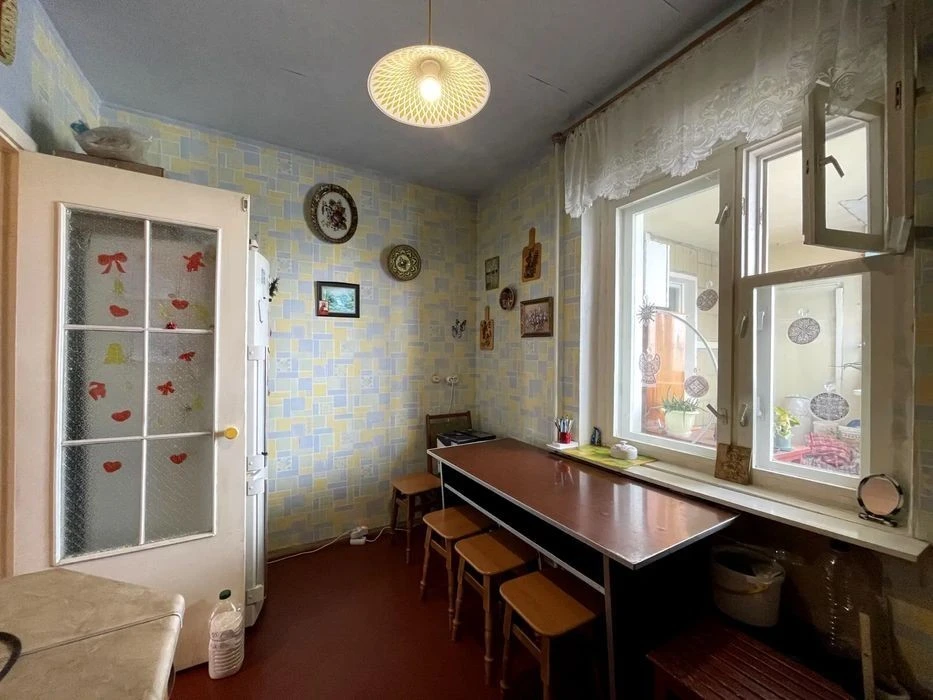 3-room apartment with renovation 87 sq. m, Revutskoho 13, Darnytskyi district