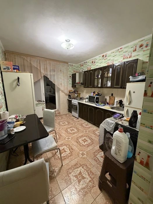 Продам квартиру в центре 45,3 кв. Ген. Цветаева Привоз