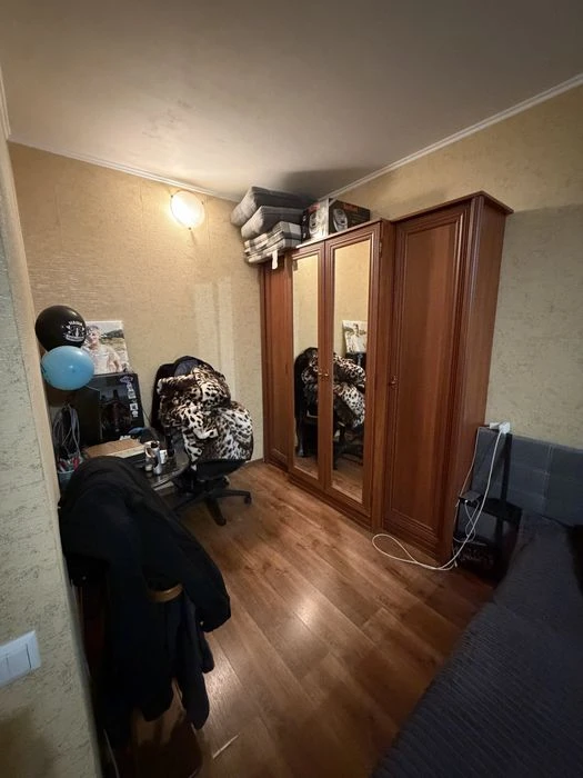 Продам квартиру в центре 45,3 кв. Ген. Цветаева Привоз