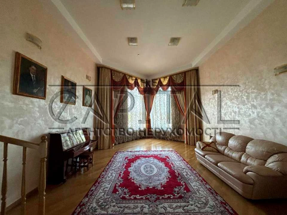 Будинок. Київ, Ломаківська вул. (Мічуріна)