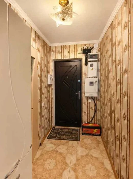 1ком в многоэтажке с кап ремонтом, мебелью и техникой.
