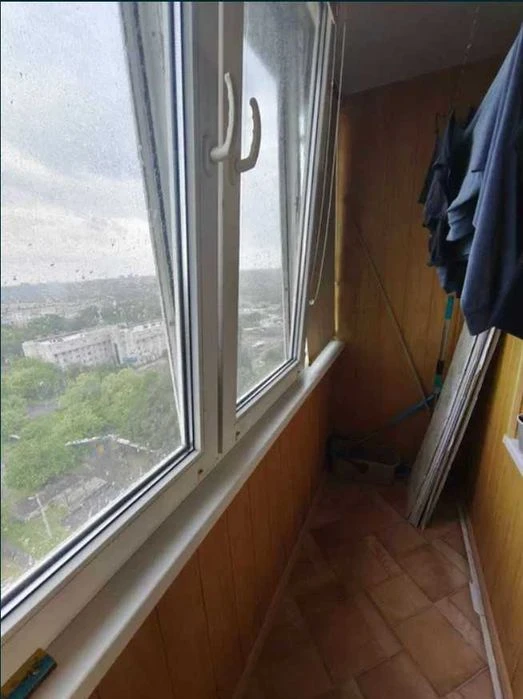 1ком в многоэтажке с кап ремонтом, мебелью и техникой.