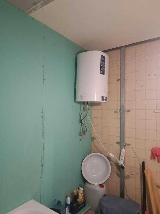 Selling a 3-bedroom apartment in Northern Saltovka.