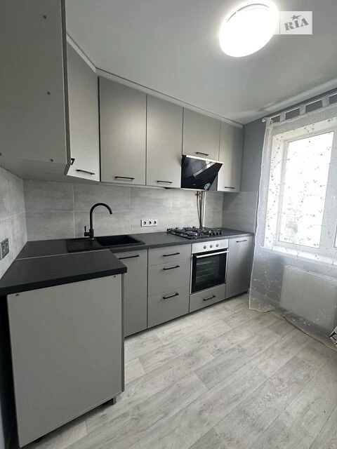Sale of 1-room apartment 38 sq. m. on Serzh Lifarya St. 17A, apt. 1