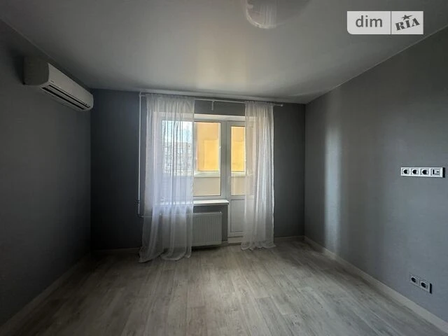 Sale of 1-room apartment 38 sq. m. on Serzh Lifarya St. 17A, apt. 1