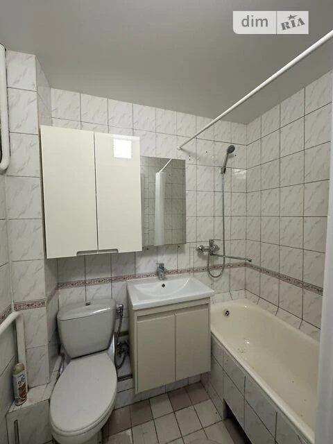 Sale of 1-room apartment 38 sq. m. on Serzh Lifarya St. 17A, apt. 1