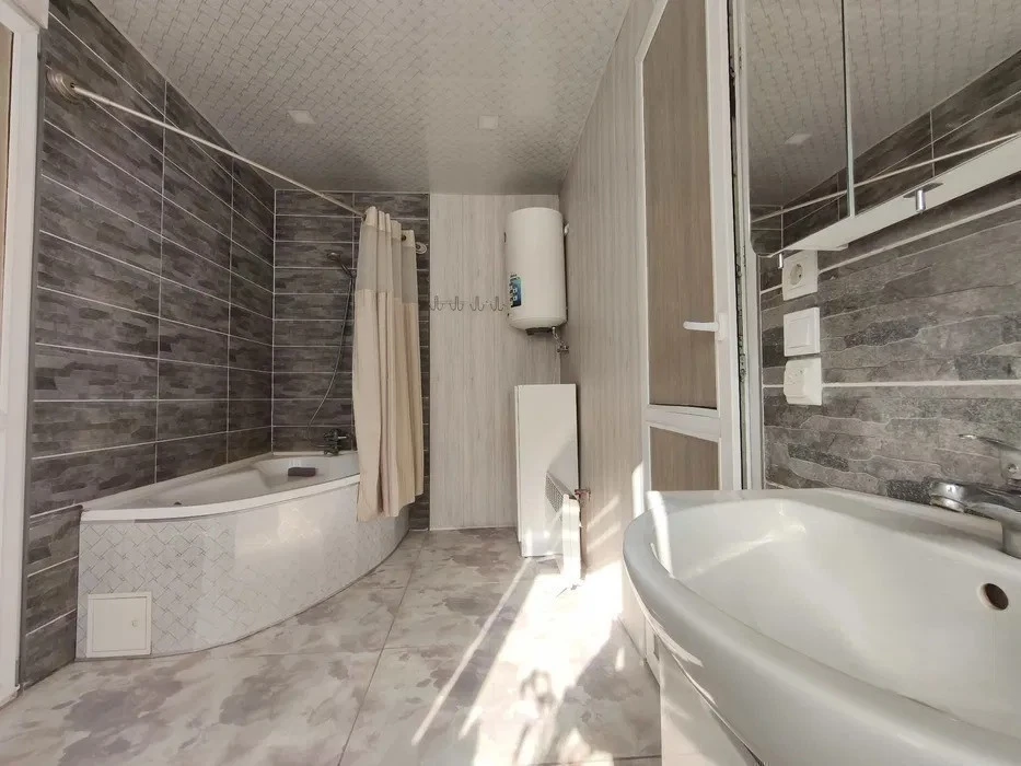 Оренда будинку 115 м², Русанівська наб.