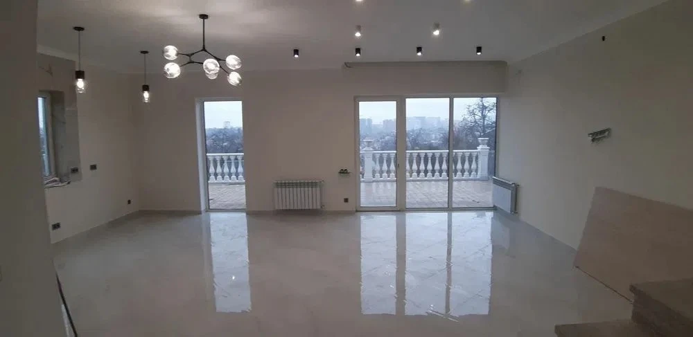 Оренда будинку 155 м², Монтажників вул.