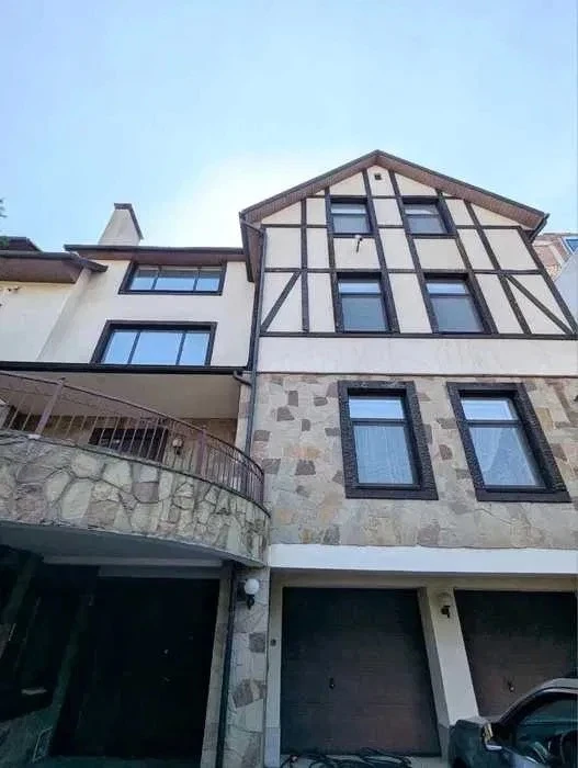 Оренда будинку 500 м², Старонаводницька вул.