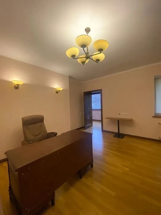 Оренда будинку 415 м², Кучмин Яр вул.