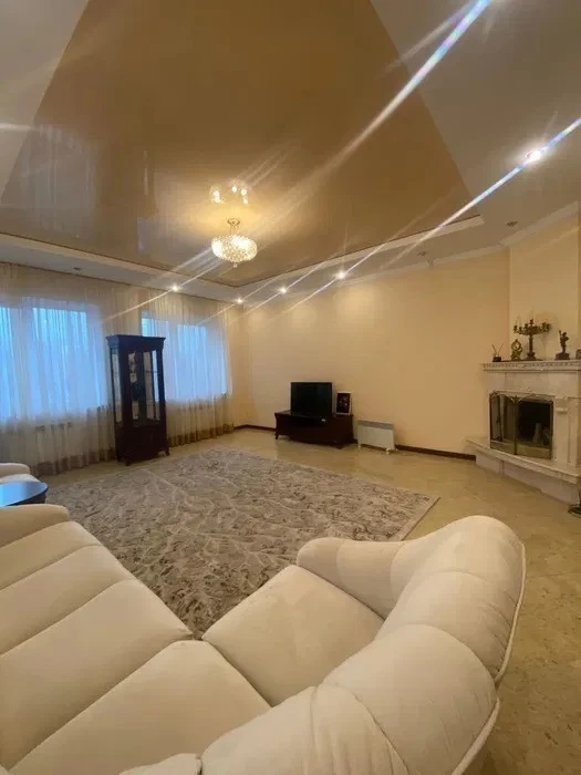 Оренда будинку 415 м², Кучмин Яр вул.