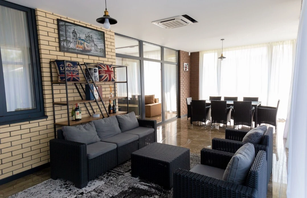 Оренда будинку 205 м², Ожинова вул.