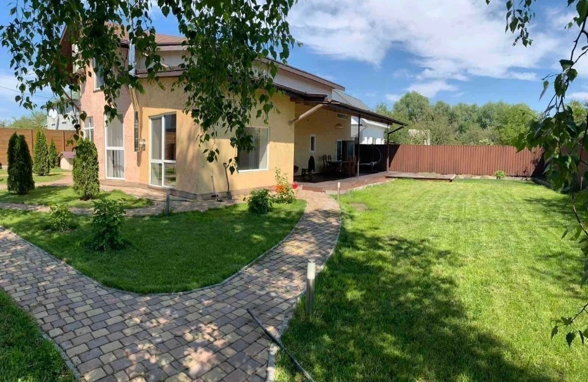 Оренда будинку 210 м², 120-а Садова вул.