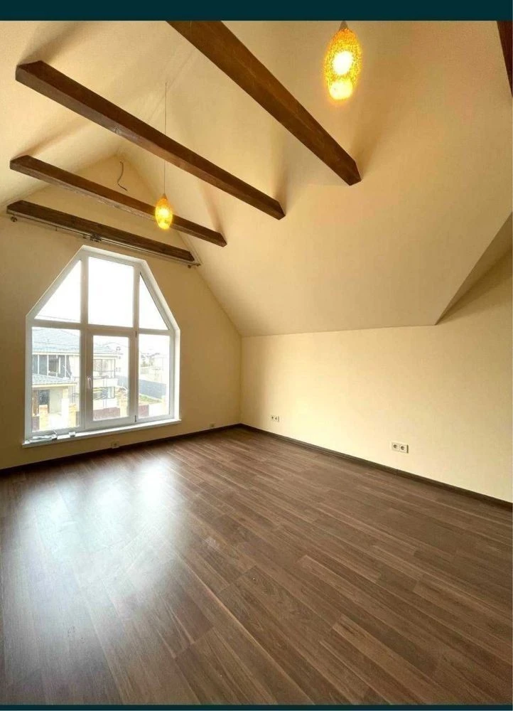 Оренда будинку 245 м², Стадіонна (Жуляни) вул.