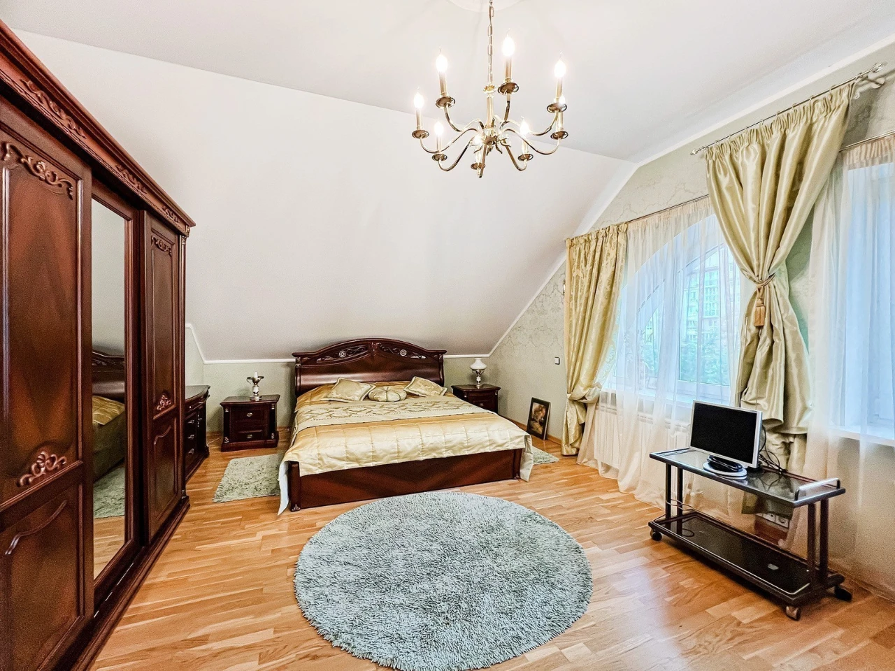Оренда будинку 500 м², Метрологічна вул.