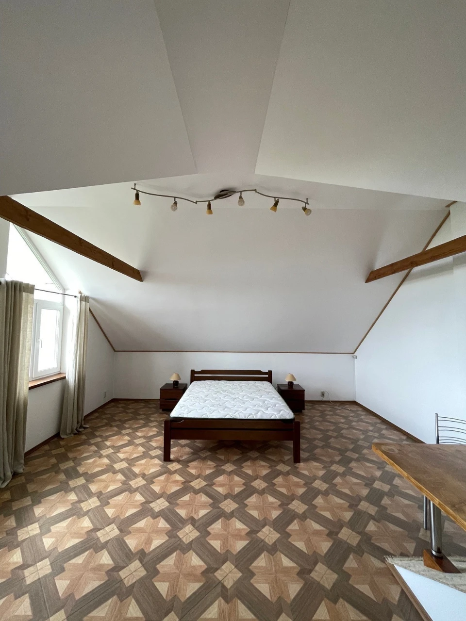Оренда будинку 475 м², Добрий Шлях вул.
