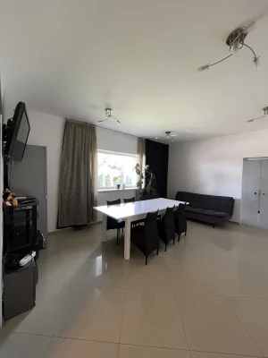 Оренда будинку 475 м², Добрий Шлях вул.